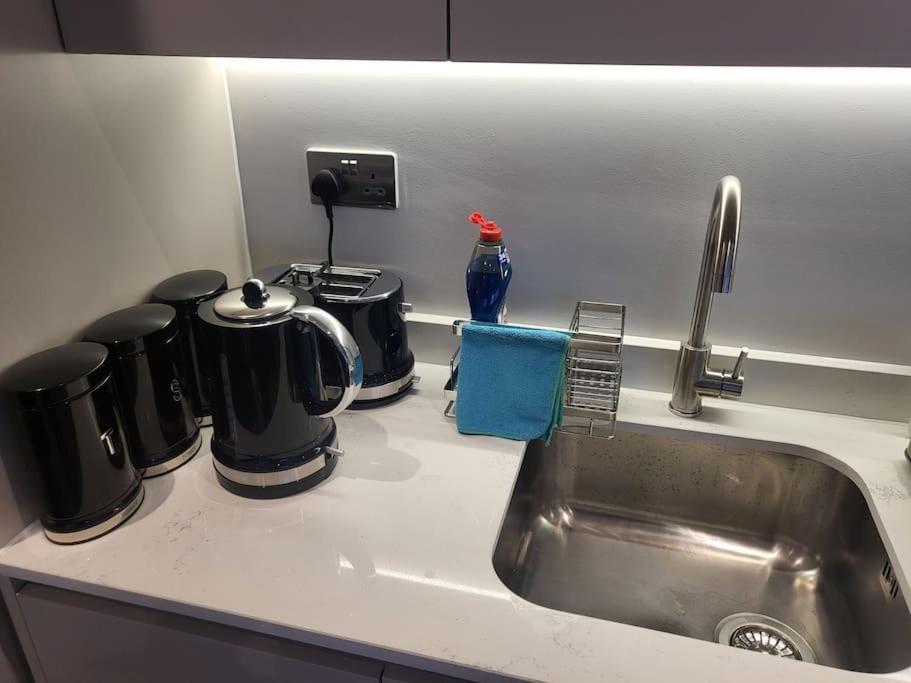 Entire Reigate Apartment Hosted By Pius Exterior foto